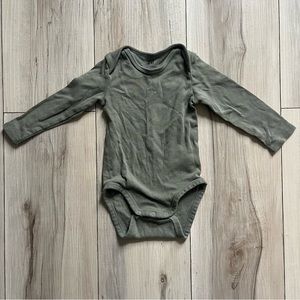 3/$20 H&M 6-9m Baby Organic Cotton Long Sleeve Onesie